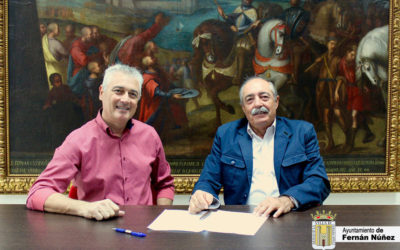 Firma de convenio de colaboración entre Ayuntamiento de Fernán Núñez y Caja Rural de Jaén.